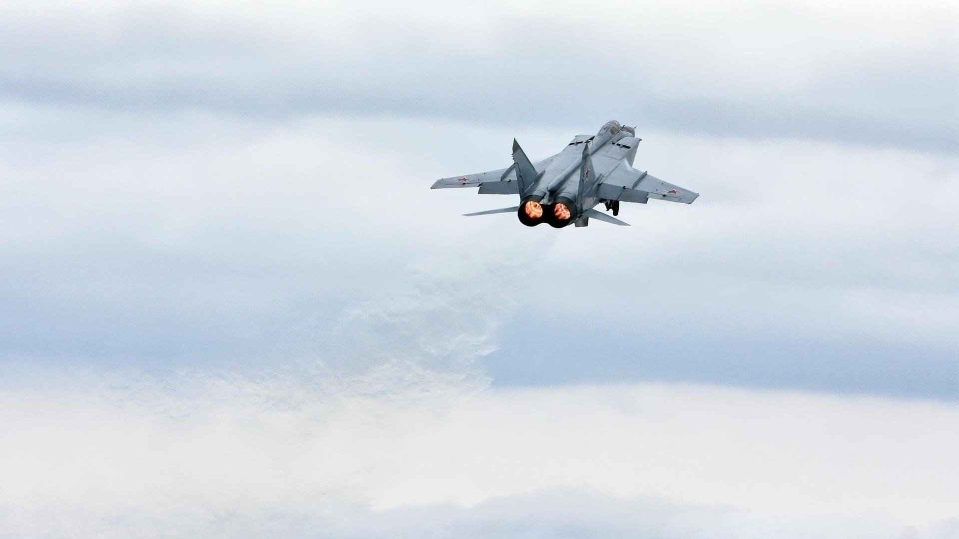 青少年“拼搏青春”环湖篮球挑战赛在西藏拉开序幕,激发边疆青少年潜能