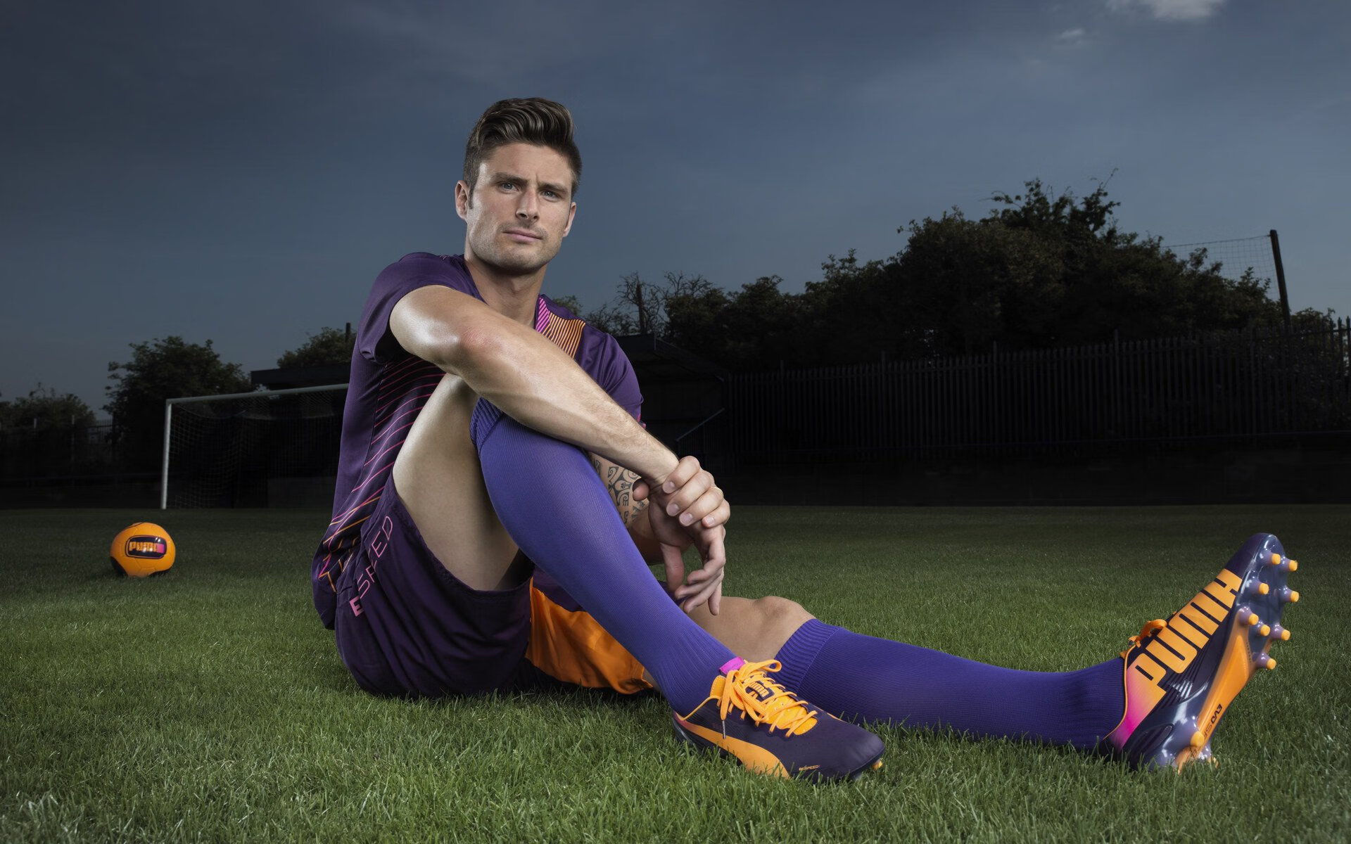 利物浦主力中场受伤,球队阵容变动,利物浦球队阵型